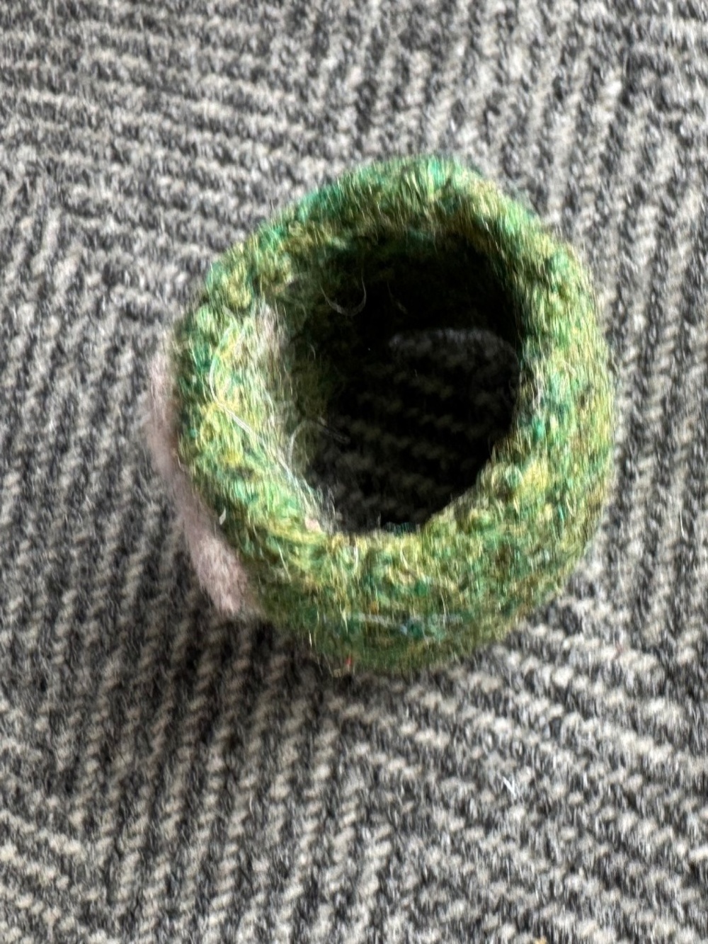 NWOT, HANDMADE FELT RING WITH HEART - Picture 6 of 6
